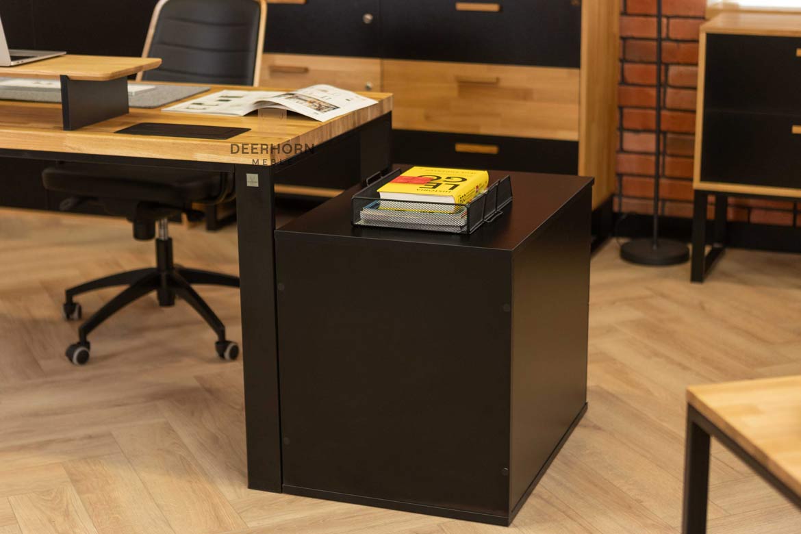 Bureau de travail avec tiroirs. Plateau en chêne et tiroirs en blum