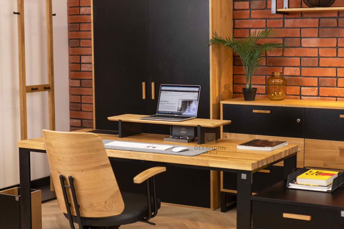 Bureau de travail avec tiroirs. Plateau en chêne et tiroirs en blum