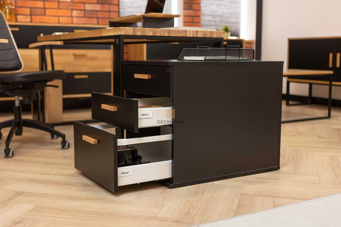 Bureau de travail avec tiroirs. Plateau en chêne et tiroirs en blum