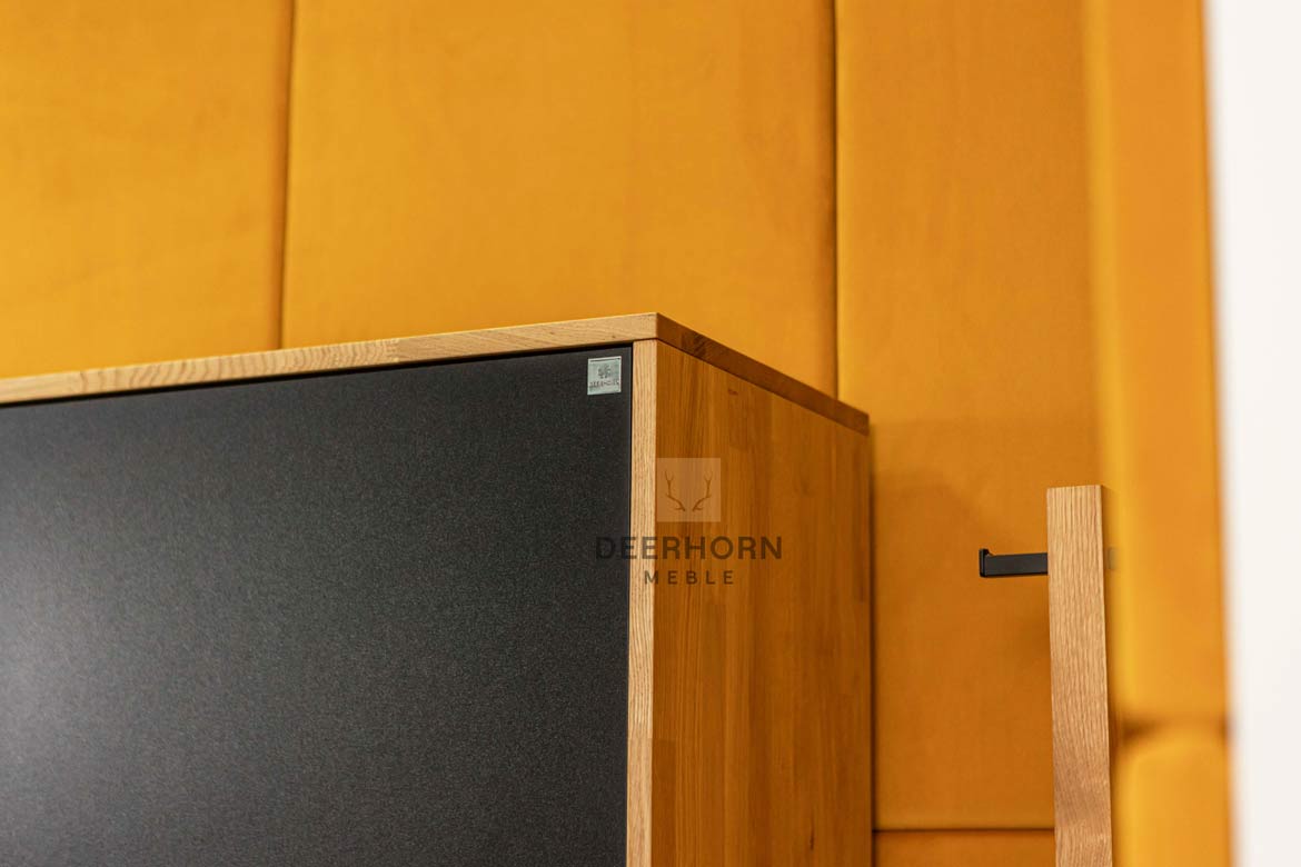 Classeur fermable pour le bureau. Largeur 118cm