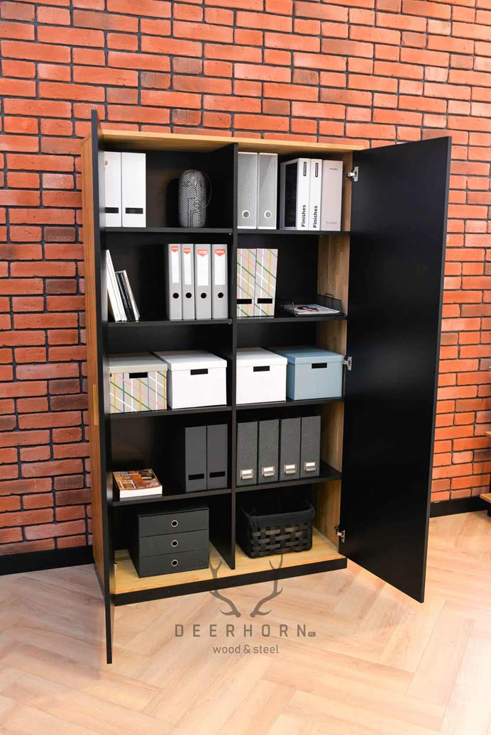 Classeur fermable pour le bureau. Largeur 118cm