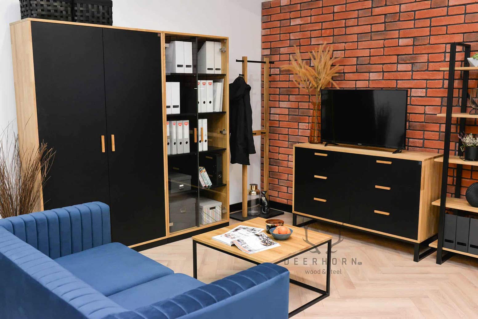 Classeur fermable pour le bureau. Largeur 118cm