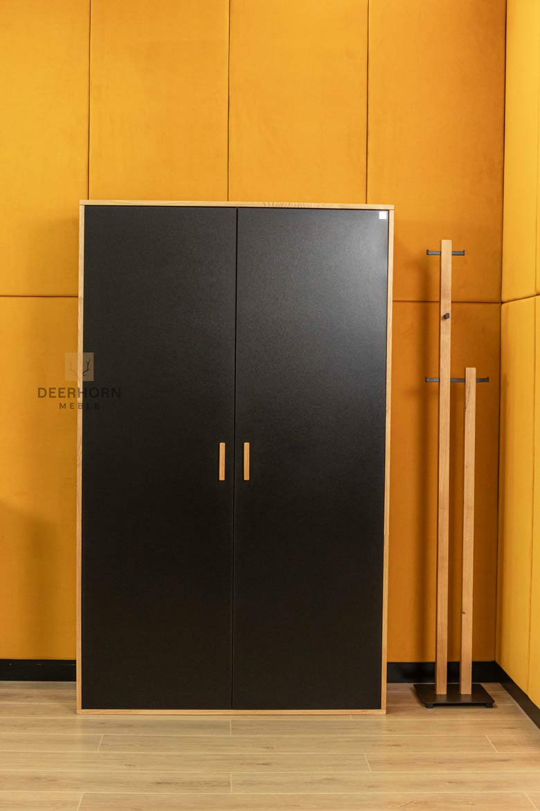 Classeur fermable pour le bureau. Largeur 118cm