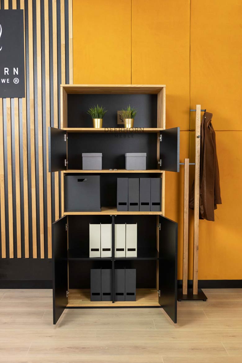 Bibliothèque de bureau moderne noire avec étagères étroites pour bureau de loft