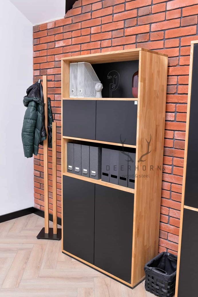 Bibliothèque de bureau moderne noire avec étagères étroites pour bureau de loft