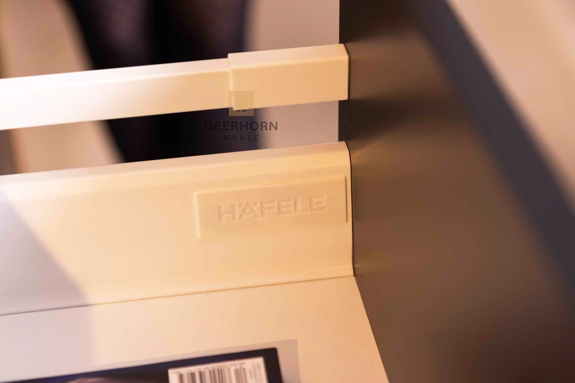 Commode en bois et métal de style industriel et loft. Largeur 140cm