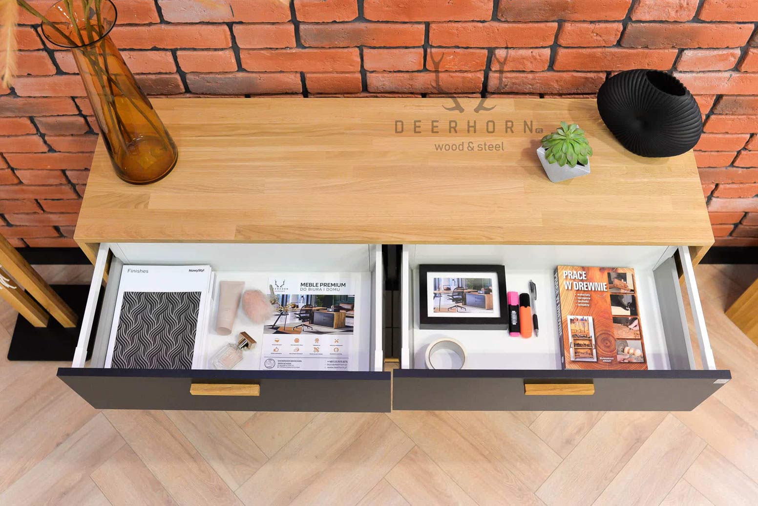 Commode en bois et métal de style industriel et loft. Largeur 140cm