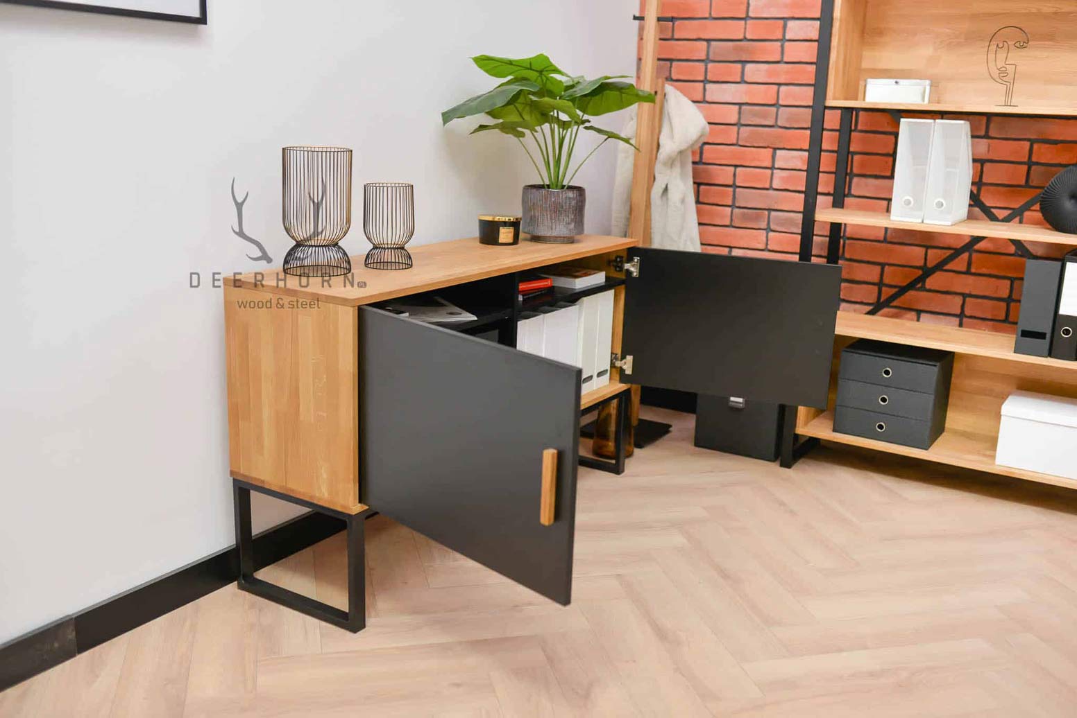 Classeur pour le bureau ou l'étude. Largeur 140cm