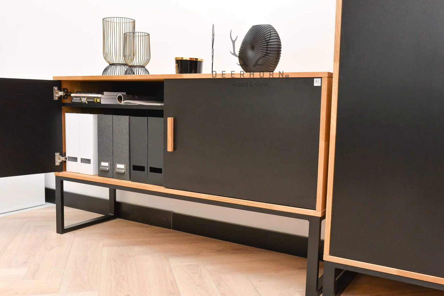 Classeur pour le bureau ou l'étude. Largeur 140cm