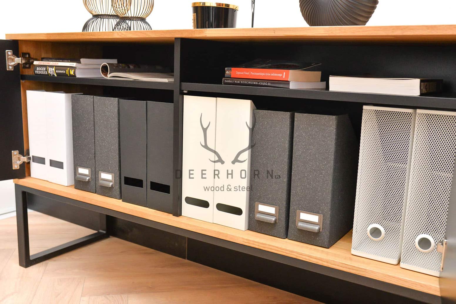 Classeur pour le bureau ou l'étude. Largeur 140cm