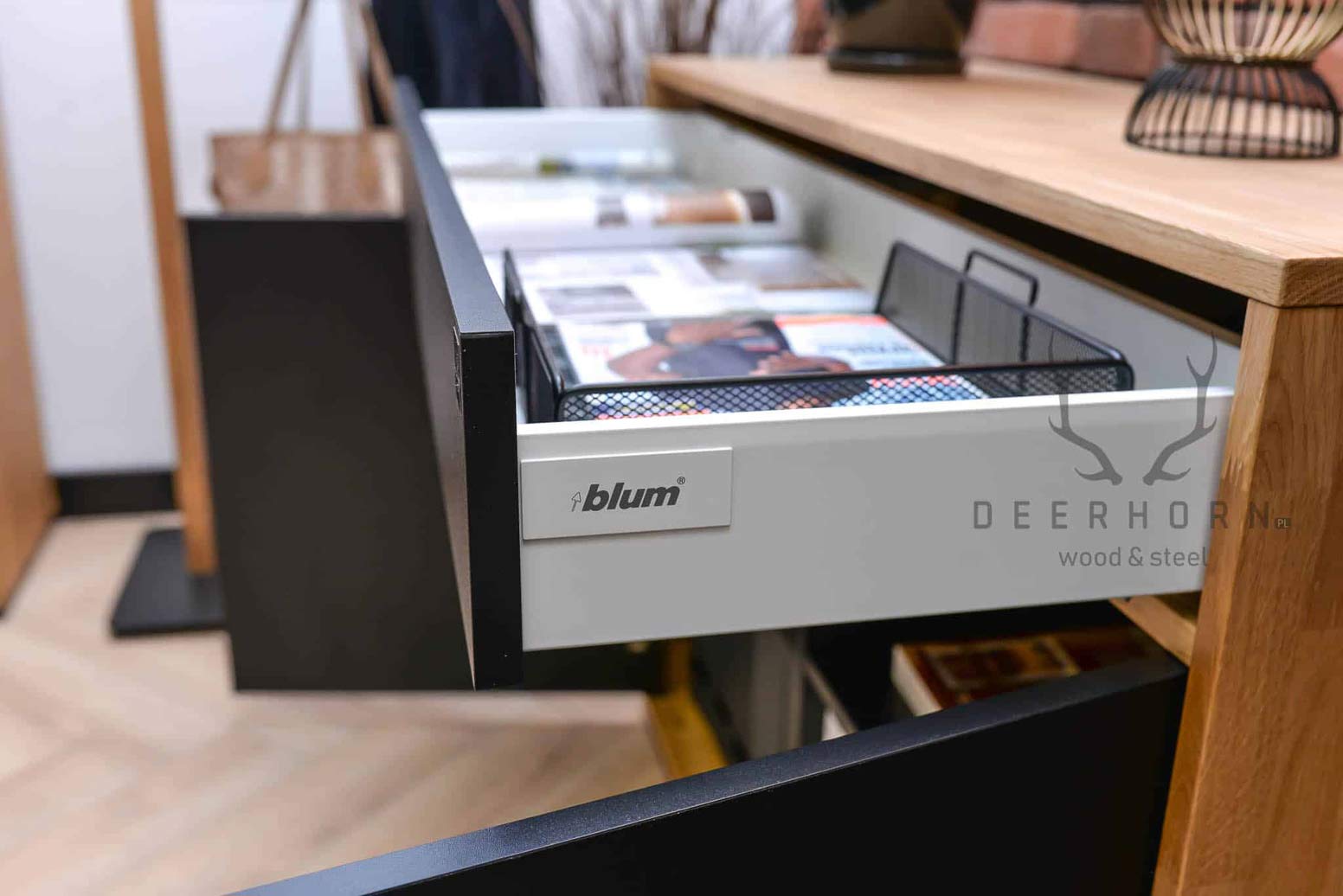 Bureau de loft noir commode étroite