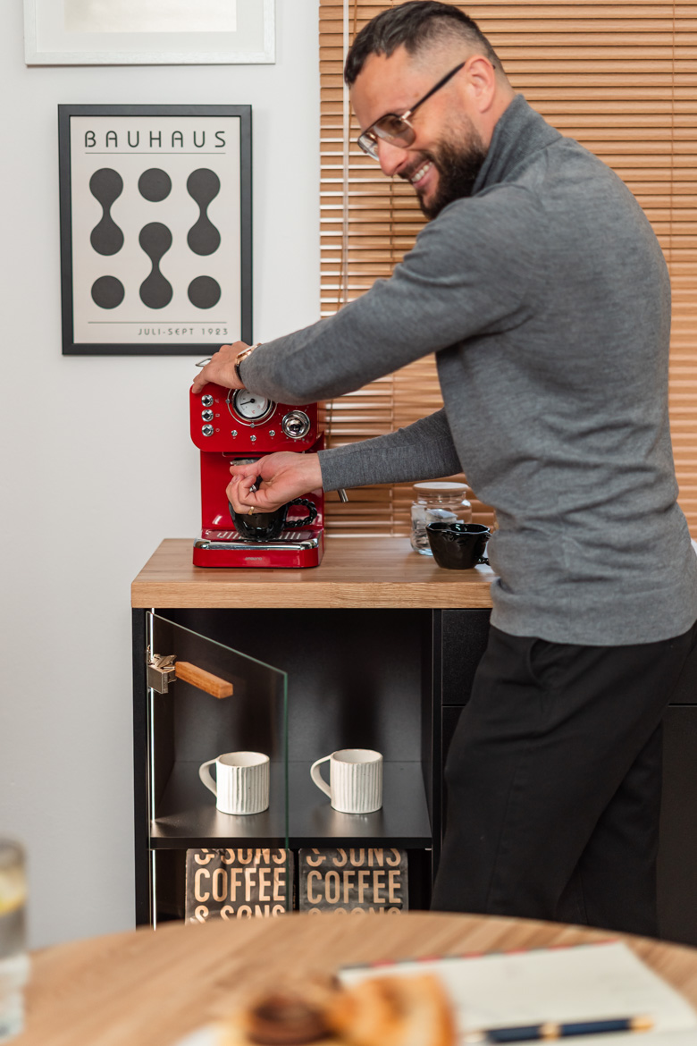 Meuble pour machine à café de bureau