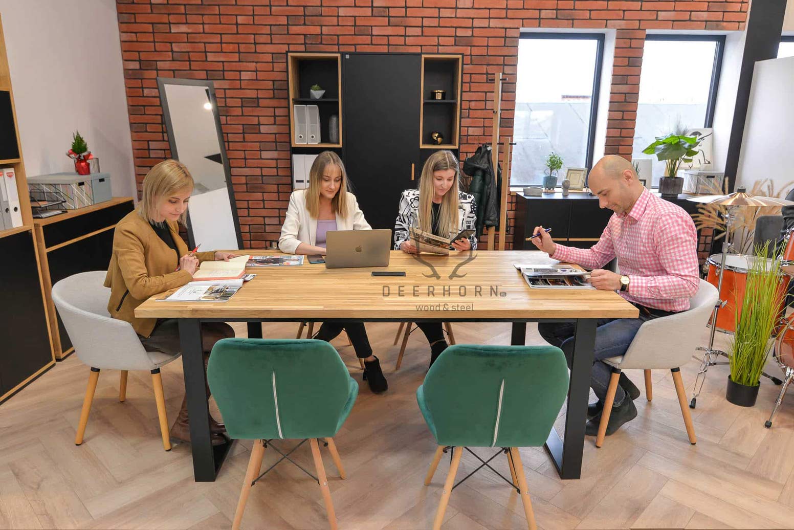 Table de conférence avec plateau en bois 200x100cm avec trou pour câble