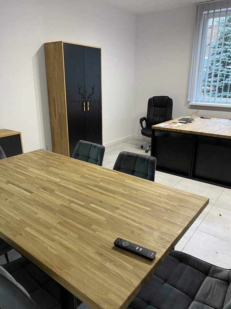 Table de conférence avec plateau en bois 200x100cm avec trou pour câble