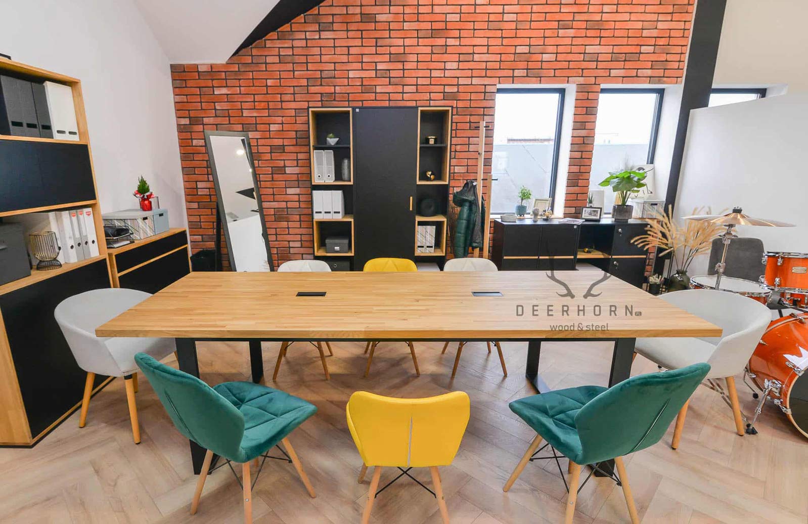 Table de conférence avec plateau en bois 270x100cm avec trous pour câbles