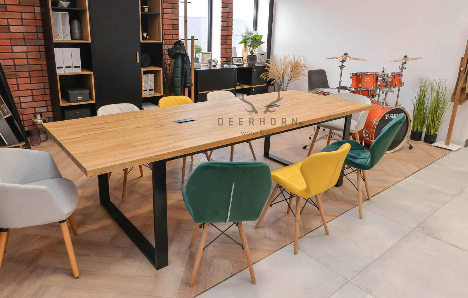 Table de conférence avec plateau en bois 270x100cm avec trous pour câbles