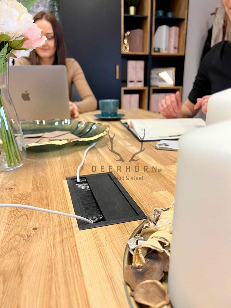 Table de conférence avec plateau en bois 220x100cm avec trou pour câble
