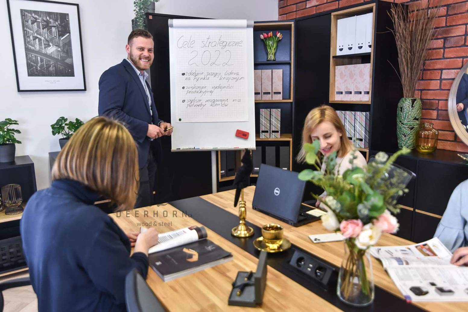 Table de conférence avec plateau en bois 250x120cm avec trou pour câbles