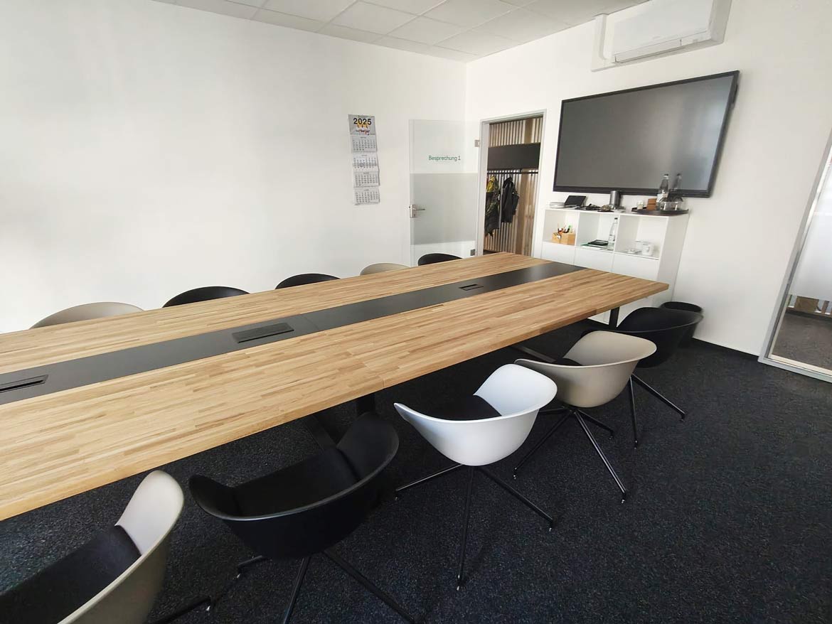 Une table de réunion qui a du caractère – réalisation pour une entreprise en Allemagne
