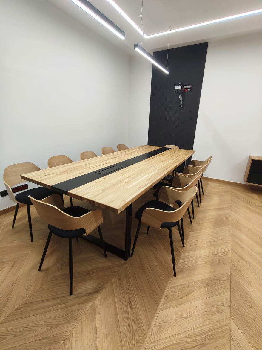 Du showroom au bureau : du mobilier pour l'université polytechnique