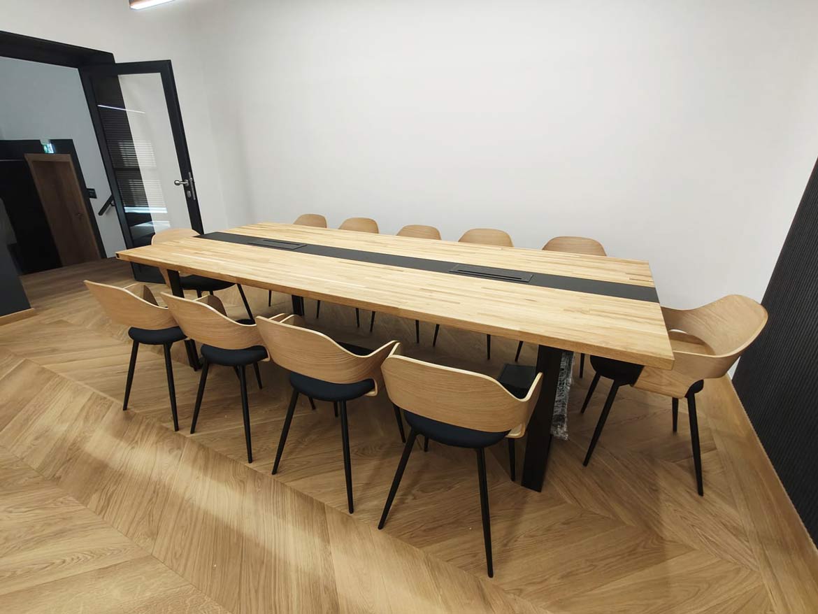 Du showroom au bureau : du mobilier pour l'université polytechnique