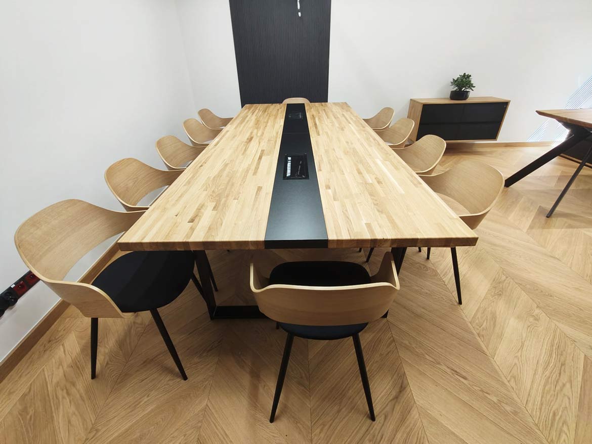 Du showroom au bureau : du mobilier pour l'université polytechnique