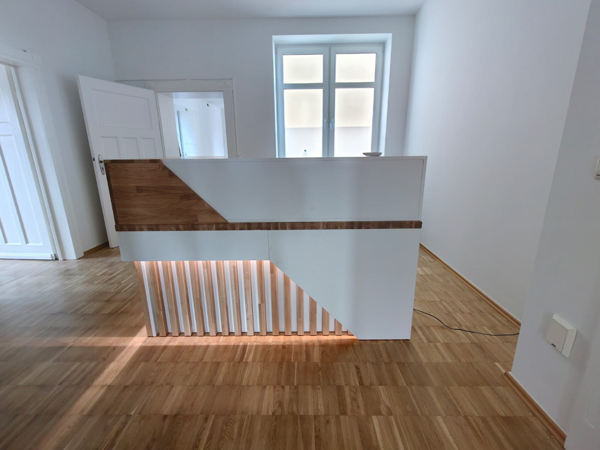 Comptoir d'accueil pour un cabinet thérapeutique à Hoya (Allemagne)
