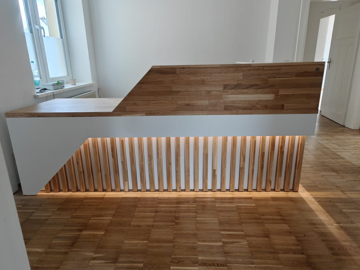 Comptoir d'accueil pour un cabinet thérapeutique à Hoya (Allemagne)