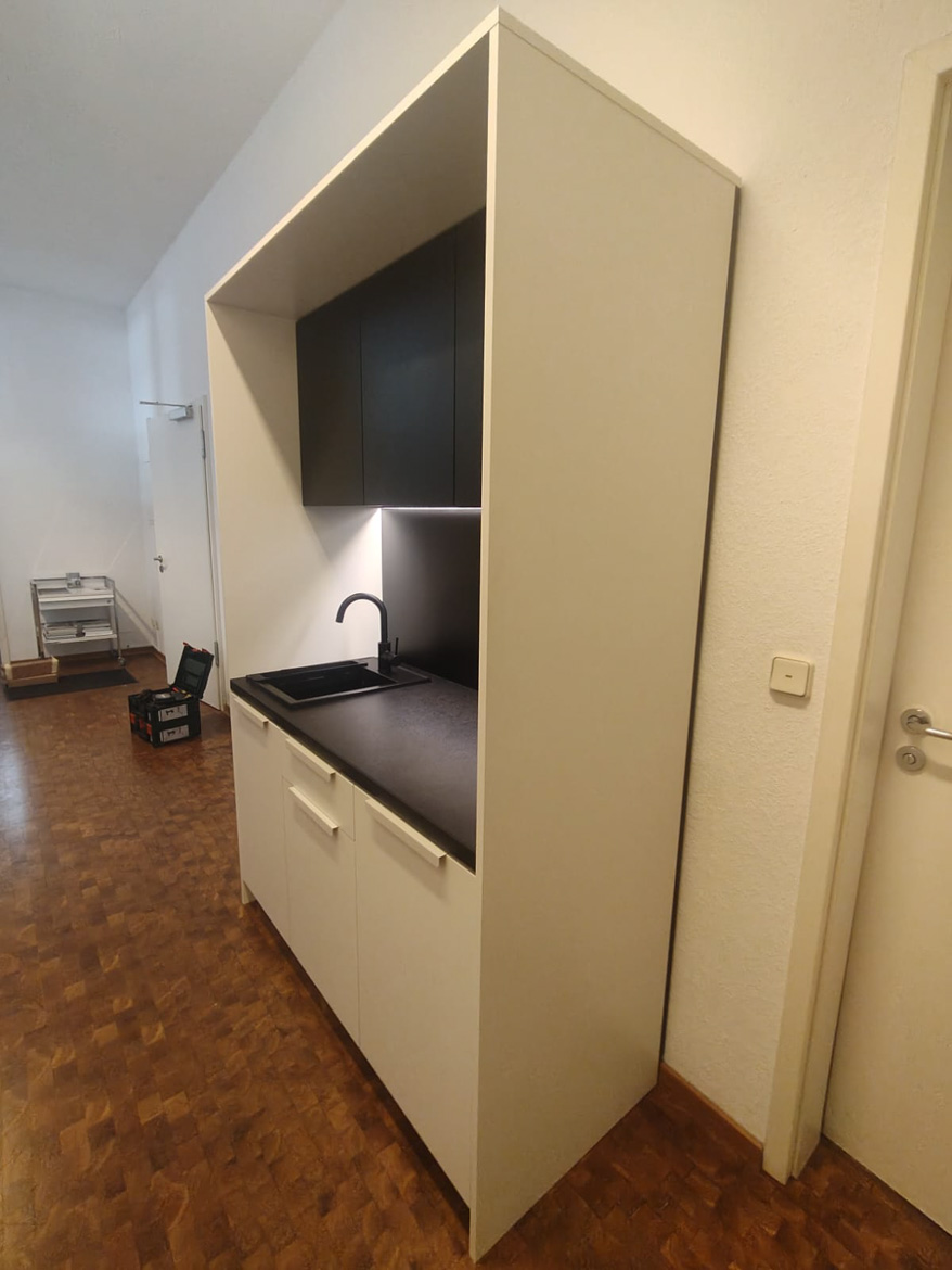 Coin cuisine pour un cabinet d'architecture et d'ingénierie à Francfort, en Allemagne