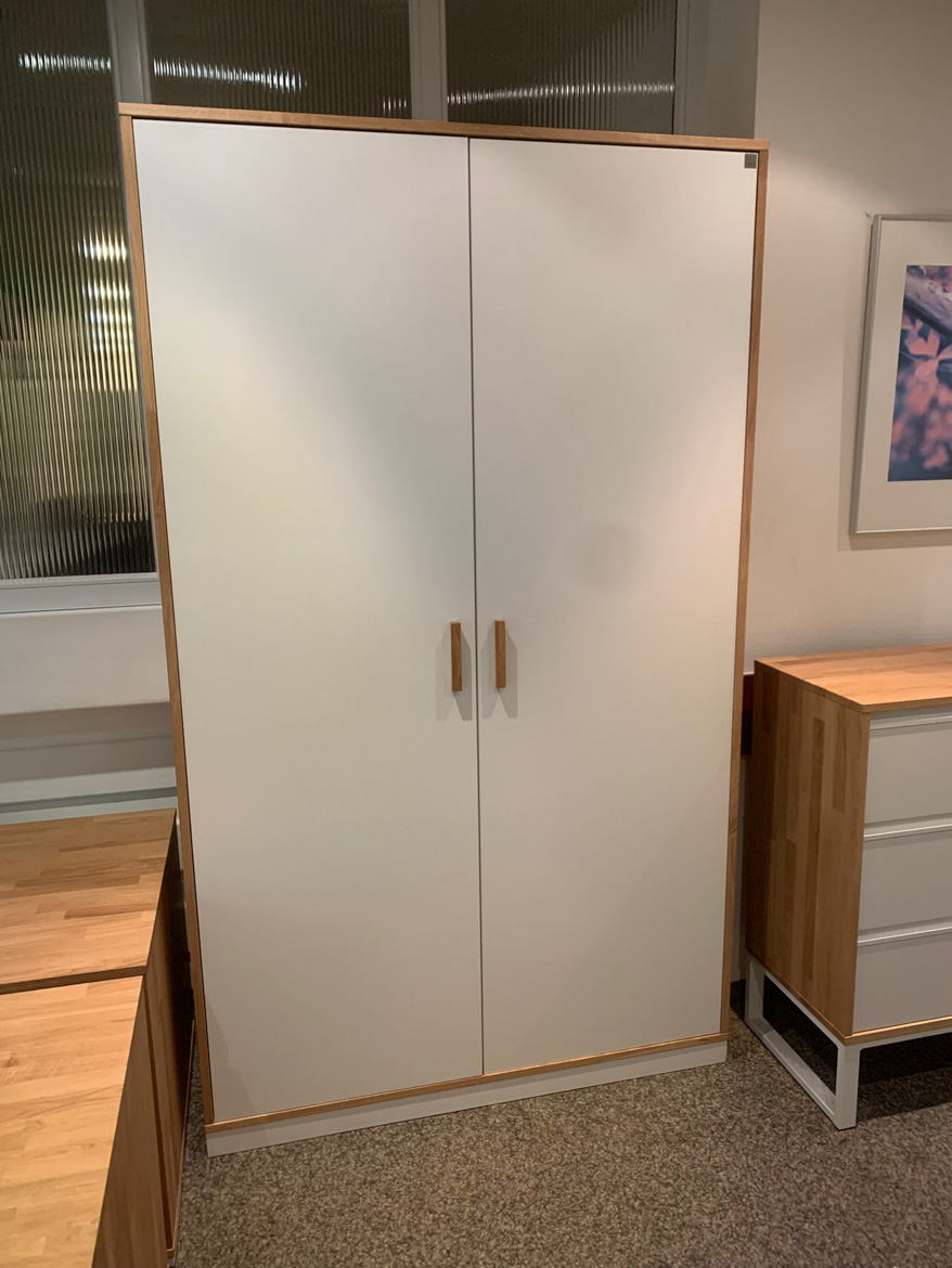 Armoire de bureau pour un cabinet médical allemand à Kaltenkirchen