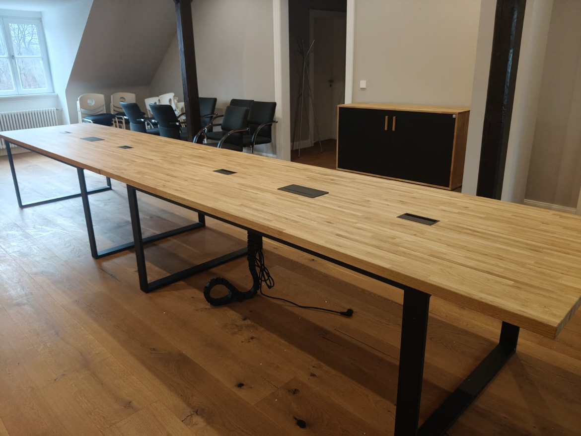 Tables de conférence pour le cabinet fiscal Ehlers und Schaefer à Brême (Allemagne)