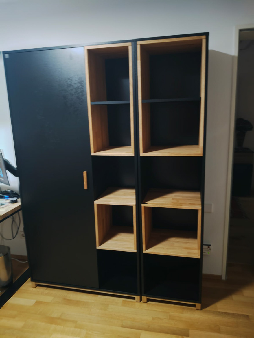 Équipement de bureau à domicile pour M. Aleksander, professionnel du secteur informatique (Allemagne)