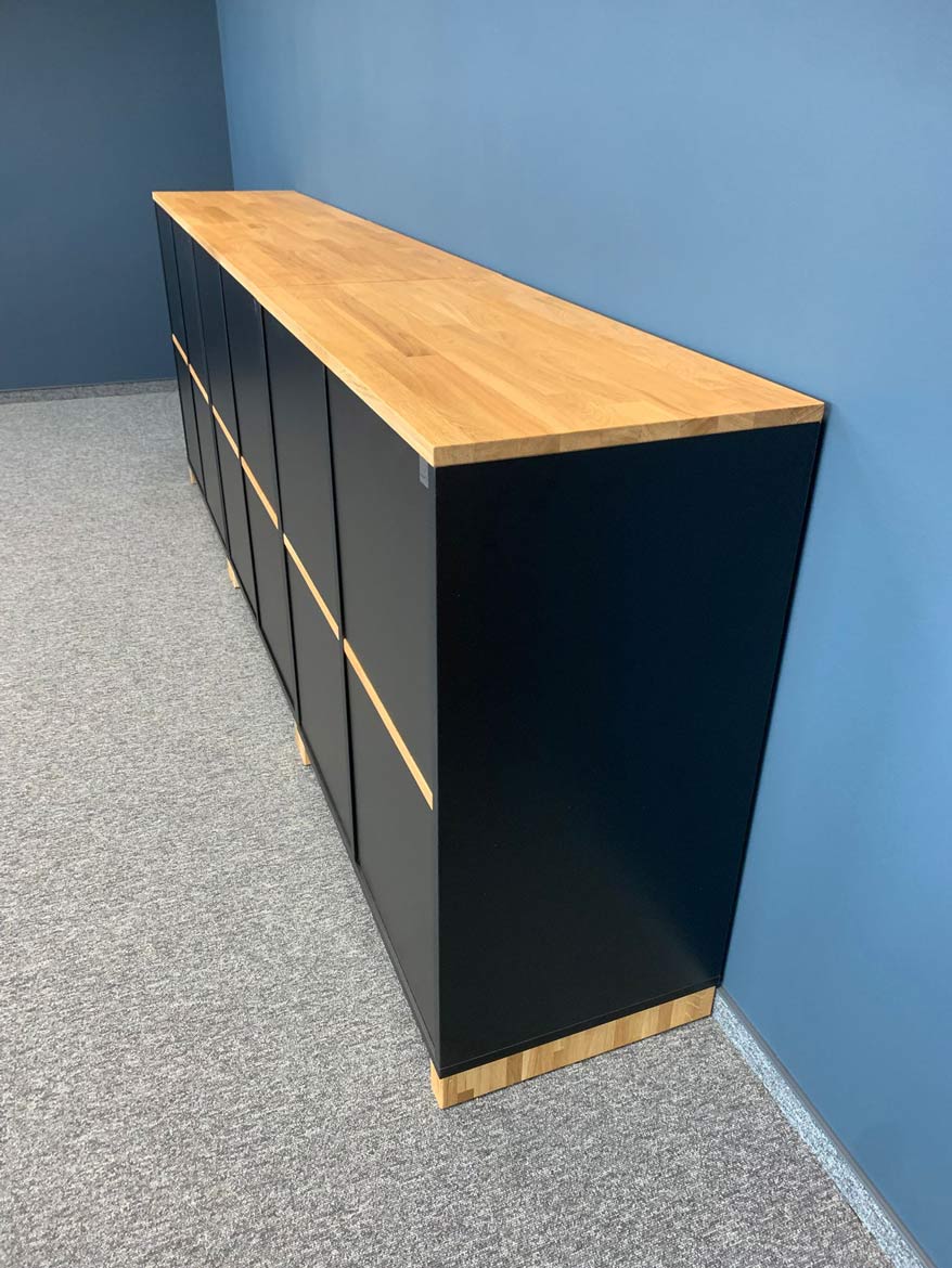 Mobilier de bureau moderne pour RCS Engineering