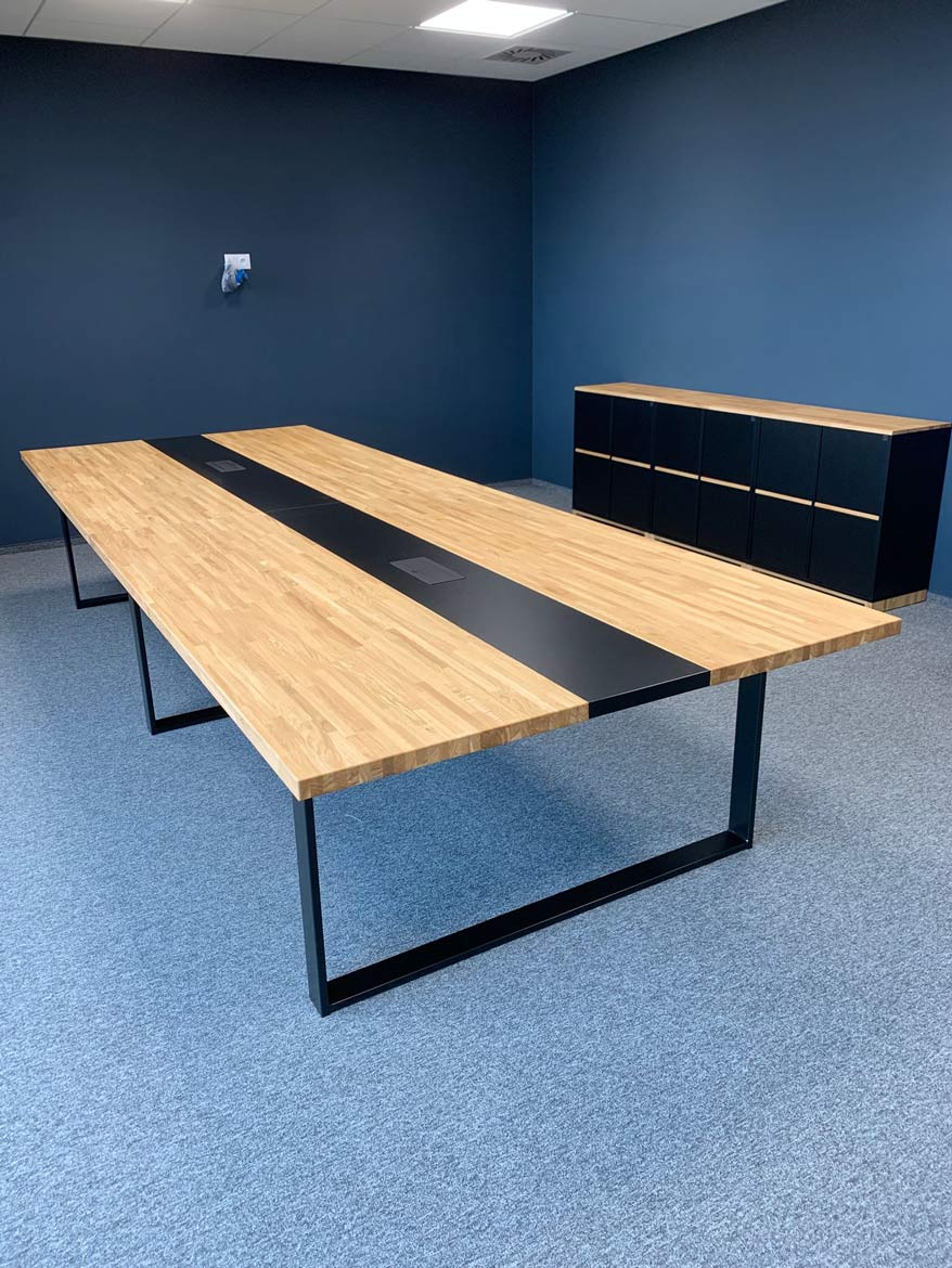 Mobilier de bureau moderne pour RCS Engineering