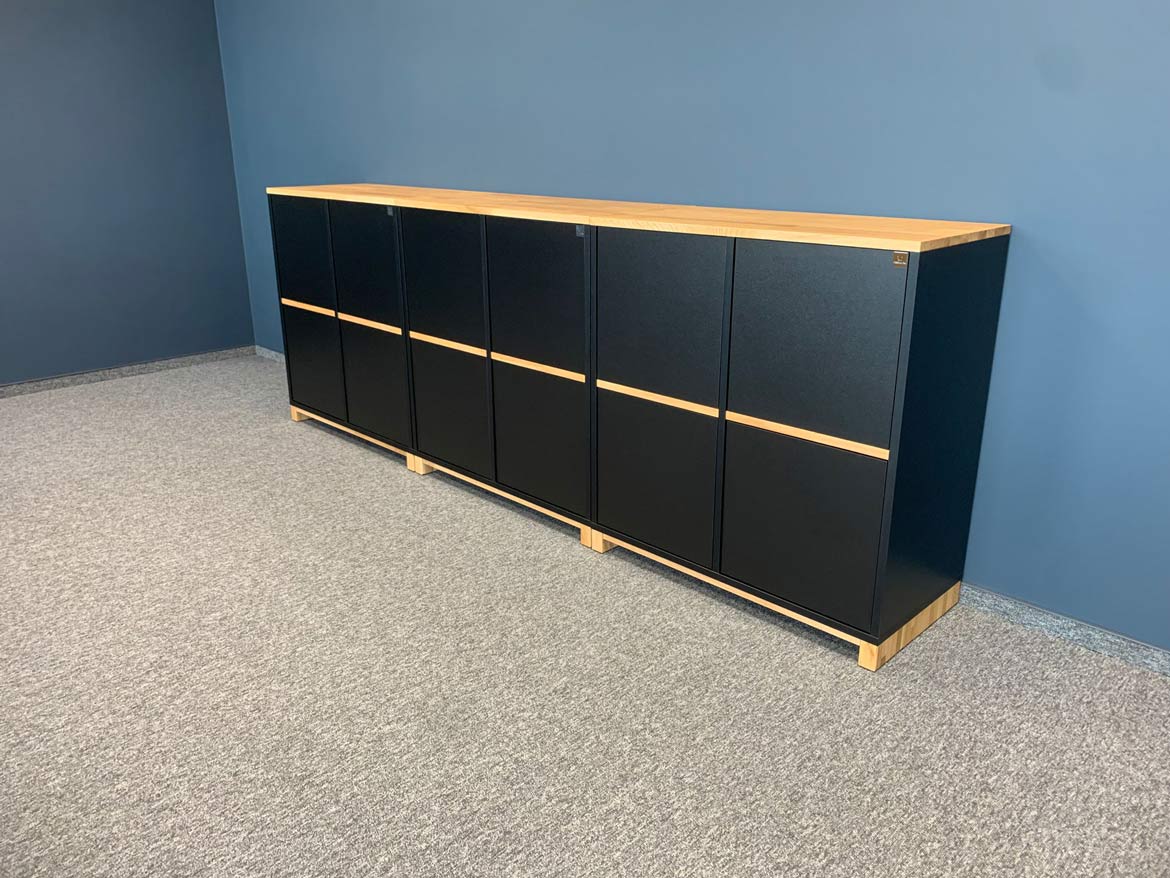 Mobilier de bureau moderne pour RCS Engineering