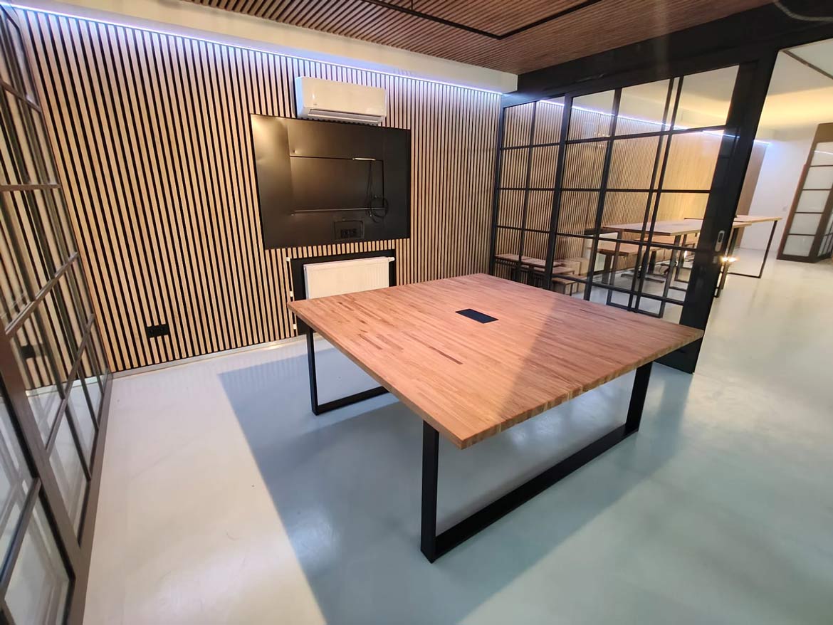 Une table de conférence incroyable en Allemagne