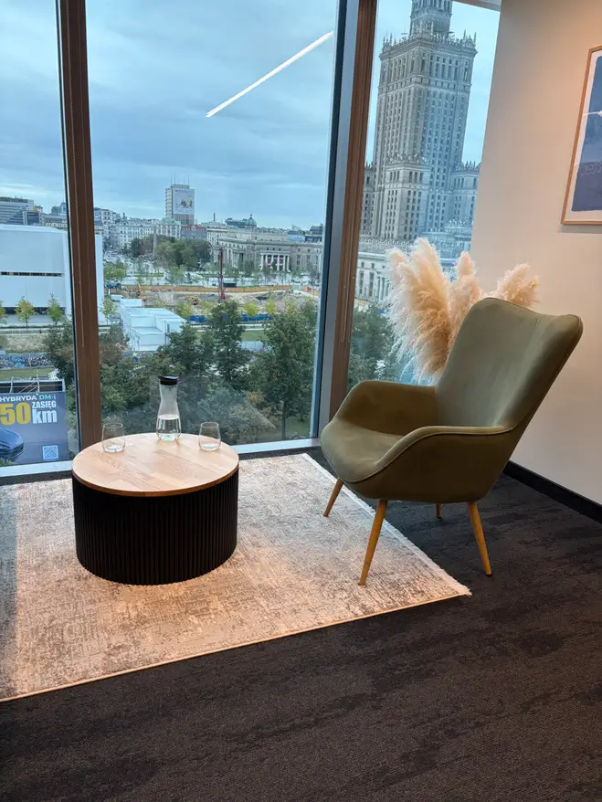 Table basse rainurée pour un cabinet d'avocats
